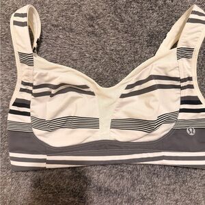 lululemon athletica Women's Striped Sports Bra - Cream and Gray